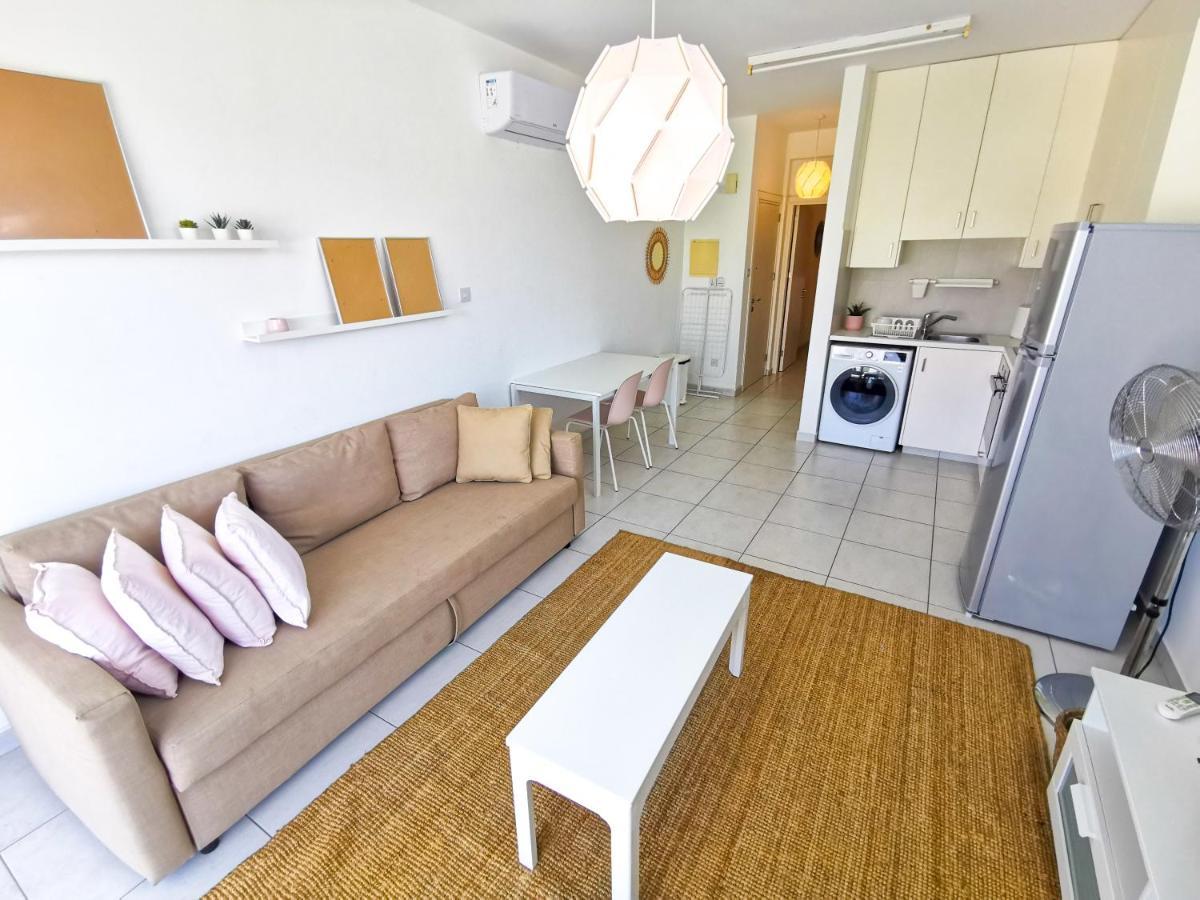 Happy Day Dreamer Apartments พีลา ภายนอก รูปภาพ